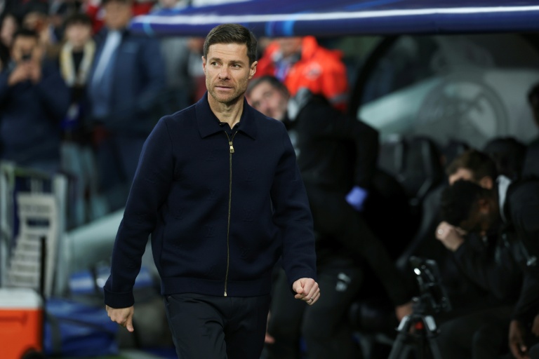 شابي ألونسو مدرب ريال مدريد الإسباني في مواجهة مانشستر سيتي الإنكليزي ضمن دوري أبطال أوروبا لكرة القدم. ملعب سانتياغو برنابيو، مدريد، في 10 كانون الأول/ديسمبر 2025