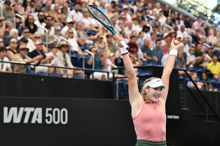 أحرزت أندرييفا لقب دورة أديلايد على حساب مبوكو