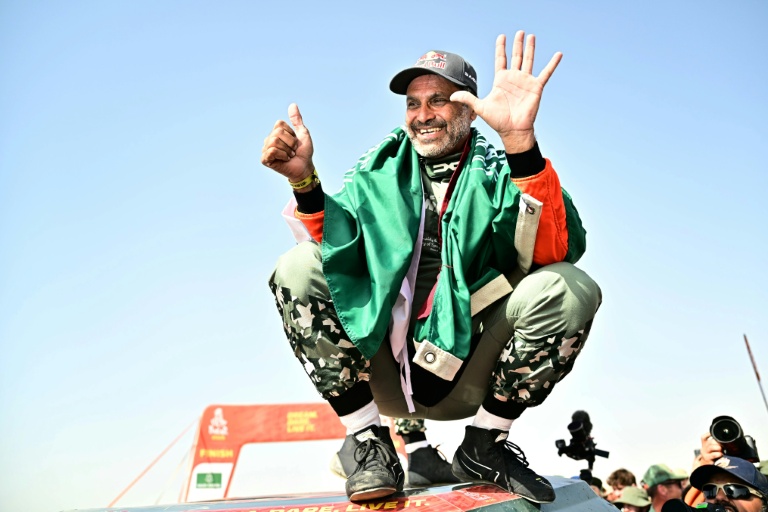 أحرز العطية لقبه السادس في رالي دكار