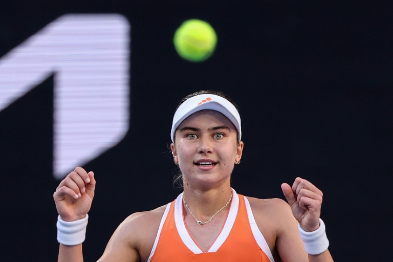 تتلقى يوفيتش النصائح من الأسطورة ديوكوفيتش