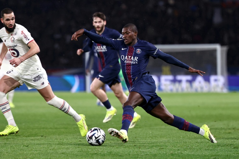 نونو منديش في مواجهة سان جرمان وليل في الدوري الفرنسي في 16 كانون الثاتي/يناير 2026
