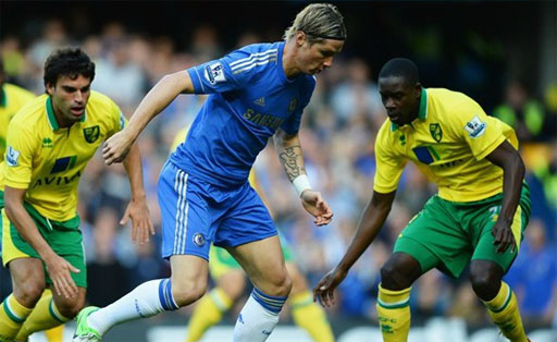 Bayern Munich's Mandzukic celebrates after scoring with team mates Shaqiri Mueller and Ribery during German Bundesliga first division soccer match against Werder Bremen in Bremen