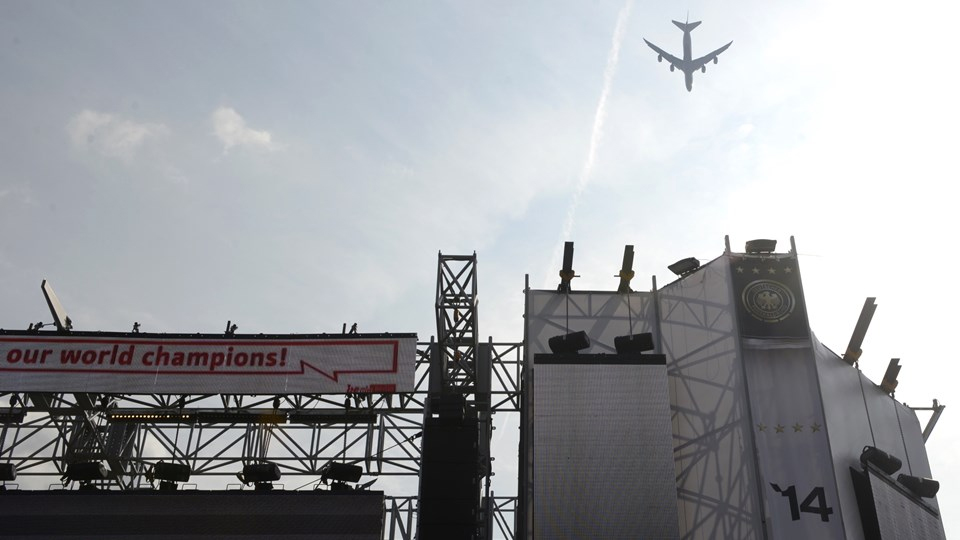 Real Madrid's players pose before their Champions League final soccer match against Atletico Madrid at Luz stadium in Lisbon