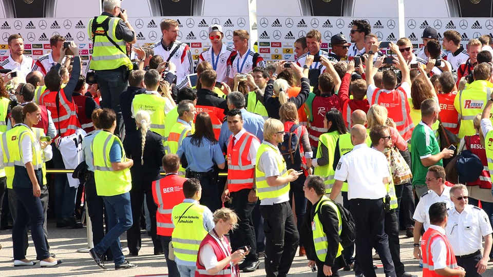 Real Madrid's coach Ancelotti watches his assistant Zidane shout at their players during their Champions League final soccer match against Atletico Madrid at Luz stadium in Lisbon