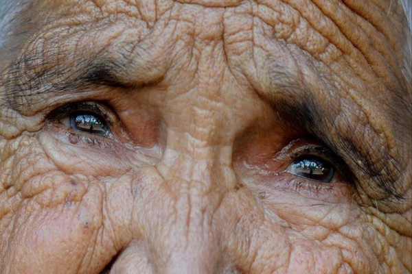 هل يتغلب الإنسان على التقدم في السن ويصل إلى الخلود؟