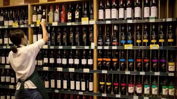 النساء كن في الواقع العمود الفقري لصناعة الكحول