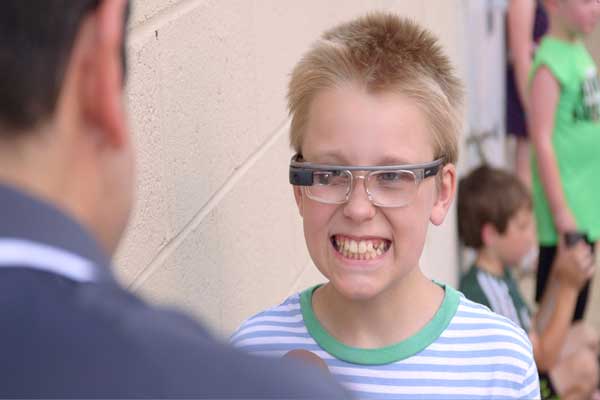 غوغل تبتكر نظارة تخفف من أعراض التوحد لدى الصغار