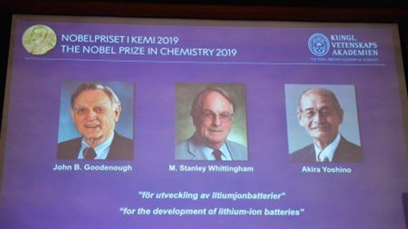 نوبل الكيمياء إلى ثلاثة علماء لاختراعهم بطارية الليثيوم