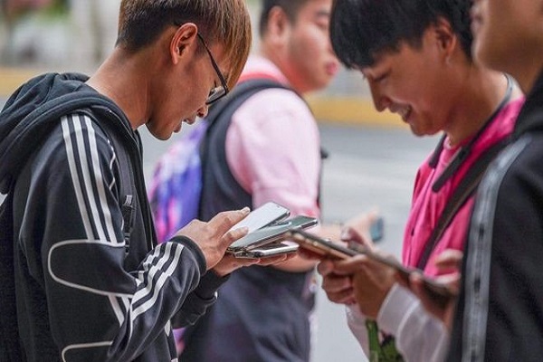  الصين تلزم مواطنيها بالخضوع للتكنولوجيا الجديدة كشرط لاستخدام الهواتف الذكية