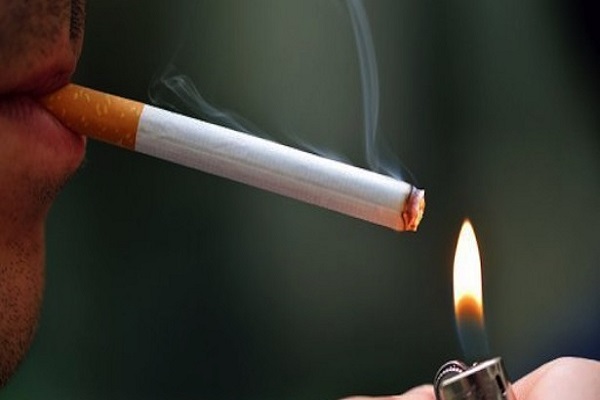 التدخين وتأثيره السلبي على صحة العين