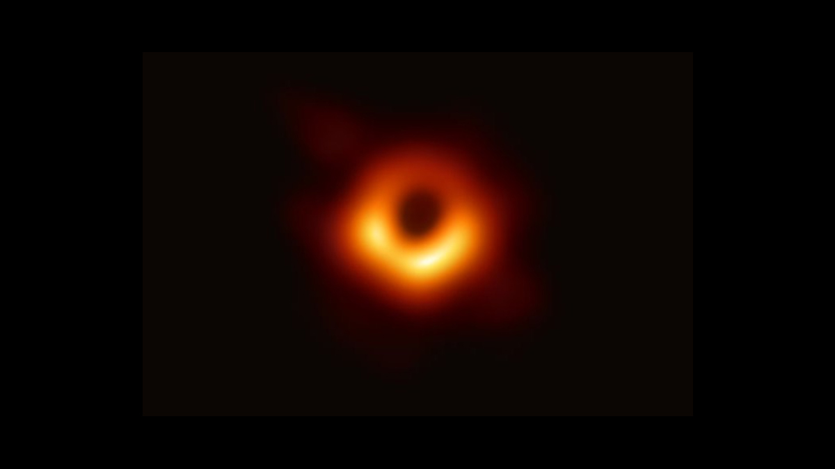 أول صورة حقيقية لثقب أسود