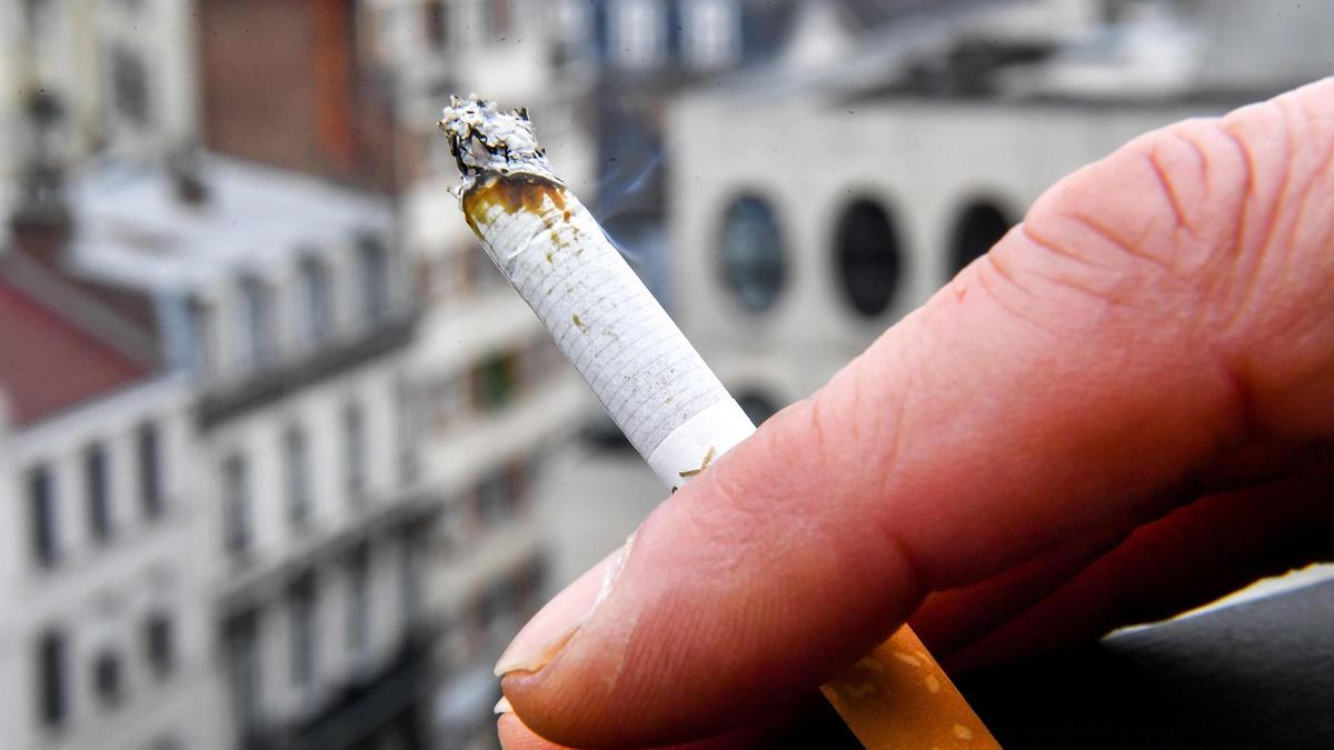التدخين بكل أنواعه يزيد من خطر الاصابة بكورونا