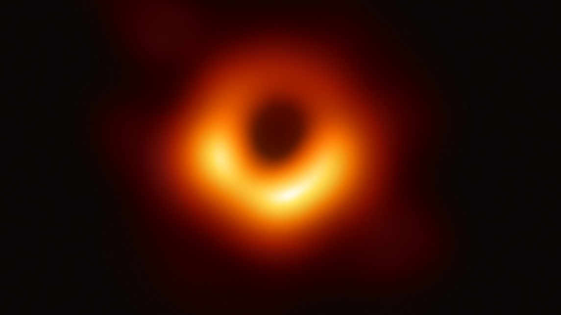 صورة قدمها المرصد الأوروبي الجنوبي تظهر أول صورة لثقب أسود وهالته النارية