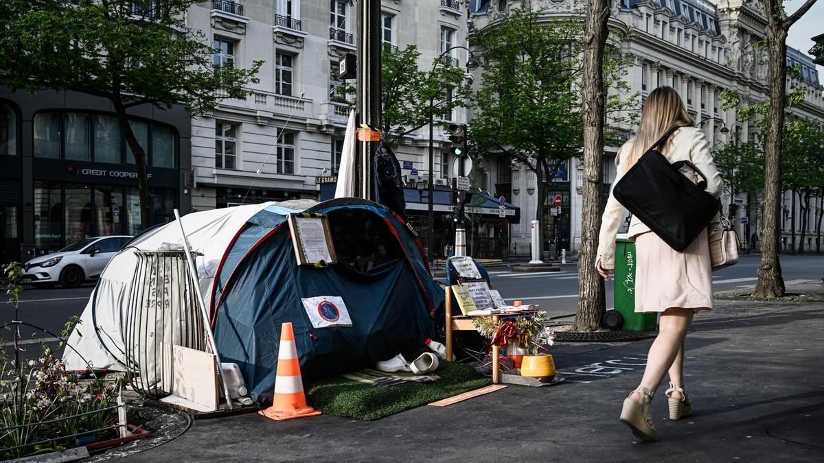 اثنان من كل خمسة مشردين في باريس يعانيان الإصابة بكورونا
