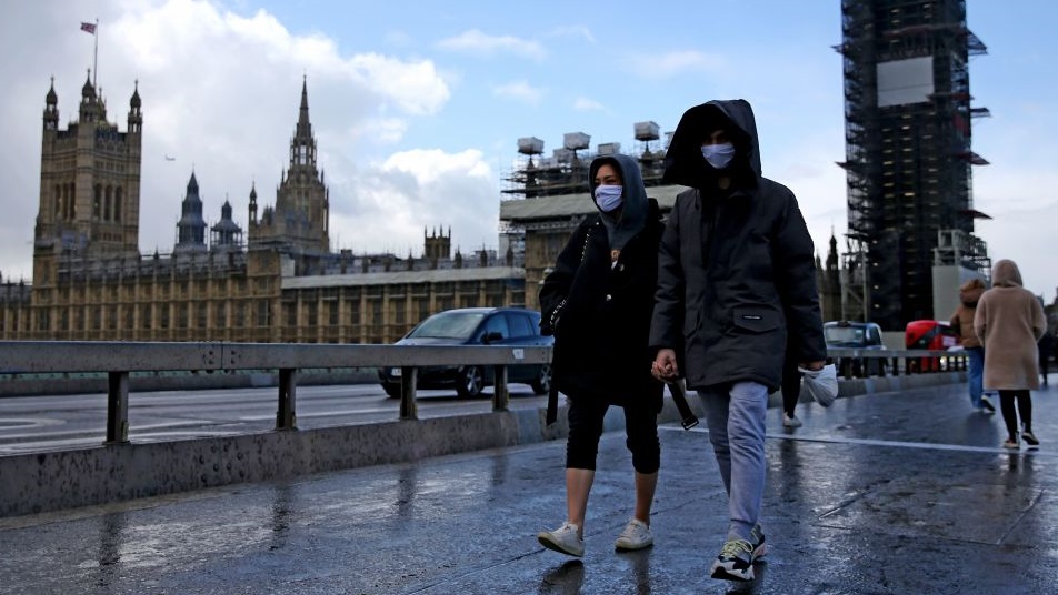 لندن قد تلجأ الى الاقفال للحد من انتشار الفيروس