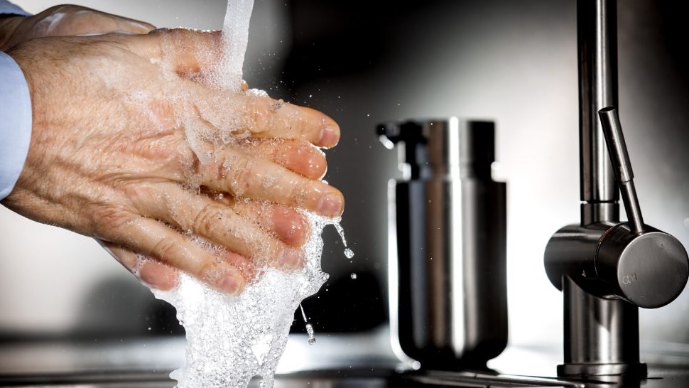 أهمية غسل اليدين للتخفيف من العدوى