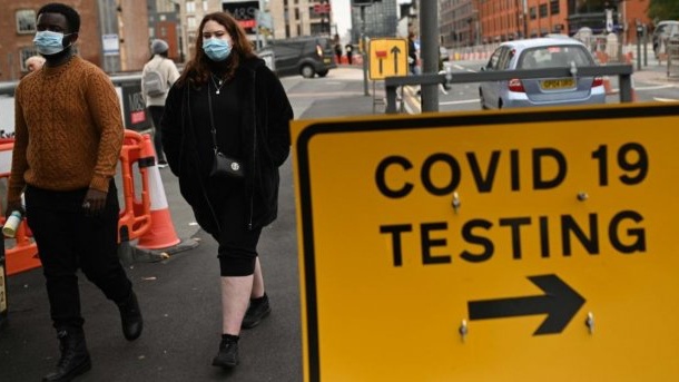 تشديد تدابير مكافحة كورونا في أوروبا يثير غضبا متزايدا