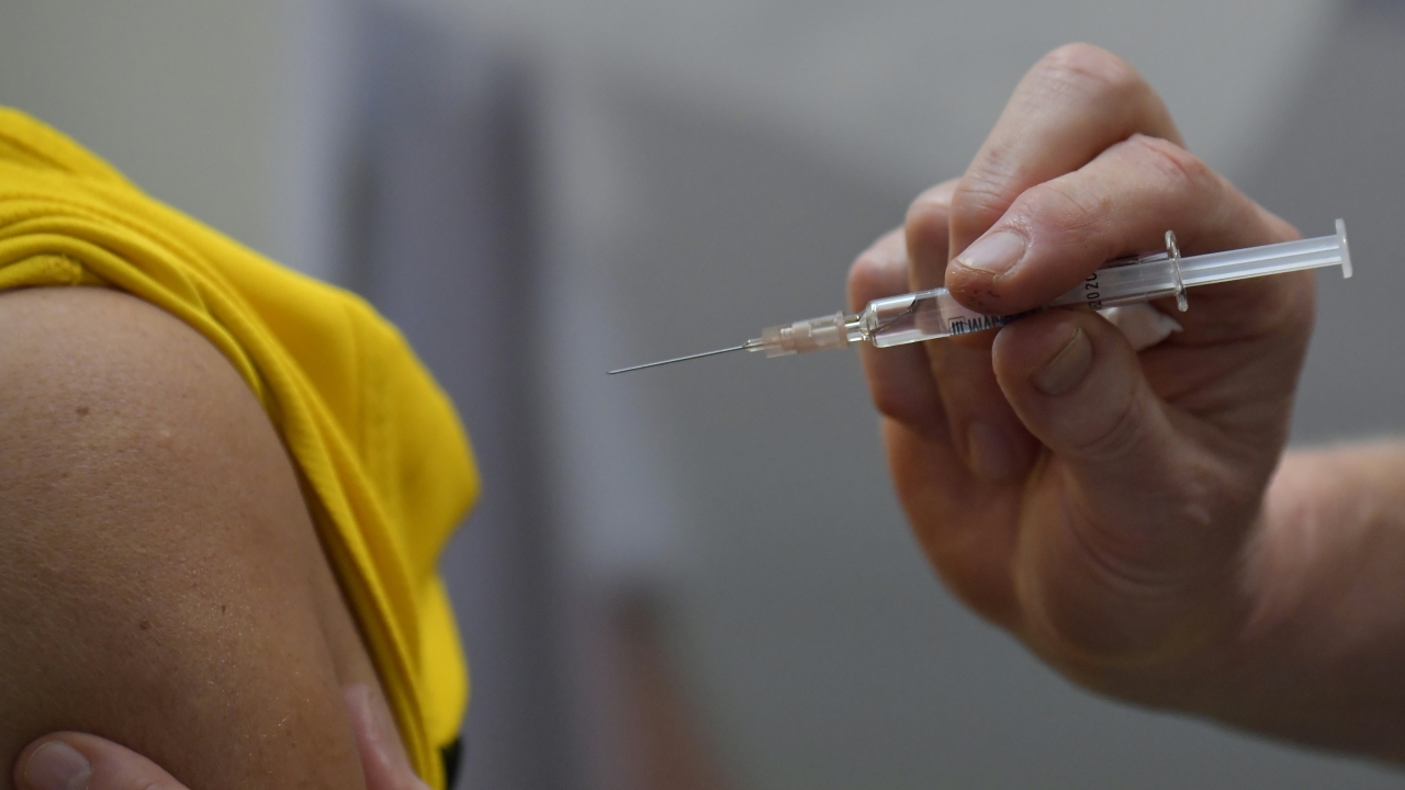 تعددت اللقاحات فهل يمكن دكج الجرعات؟
