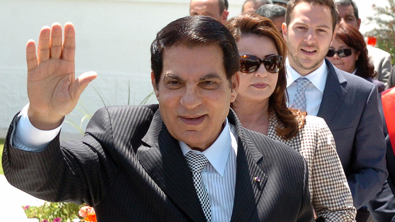الرئيس التونسي الأسبق الراحل زين العابدين بن علي في التاسع من أيار/مايو 2010 في تونس