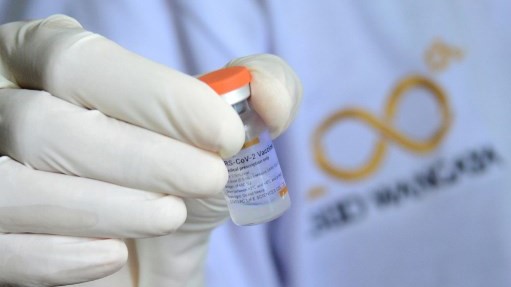 خبراء يطمئنون المشككين إلى فاعلية اللقاح وأمانه
