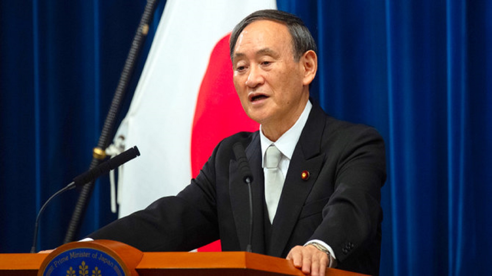 رئيس الوزراء الياباني يتعهد بالتصدي لكوفيد-19