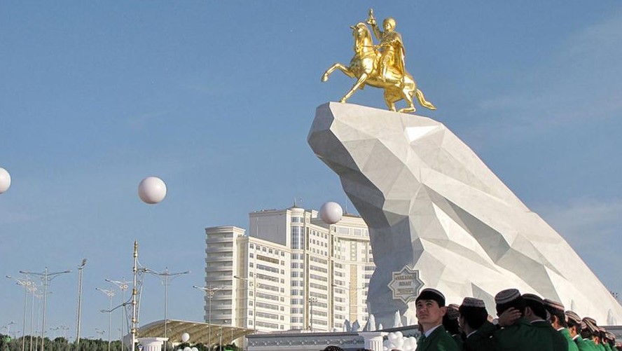 تركمانستان هي الدولة الوحيدة غير الجزيرة التي لم يدخلها كورونا حتى الساعة
