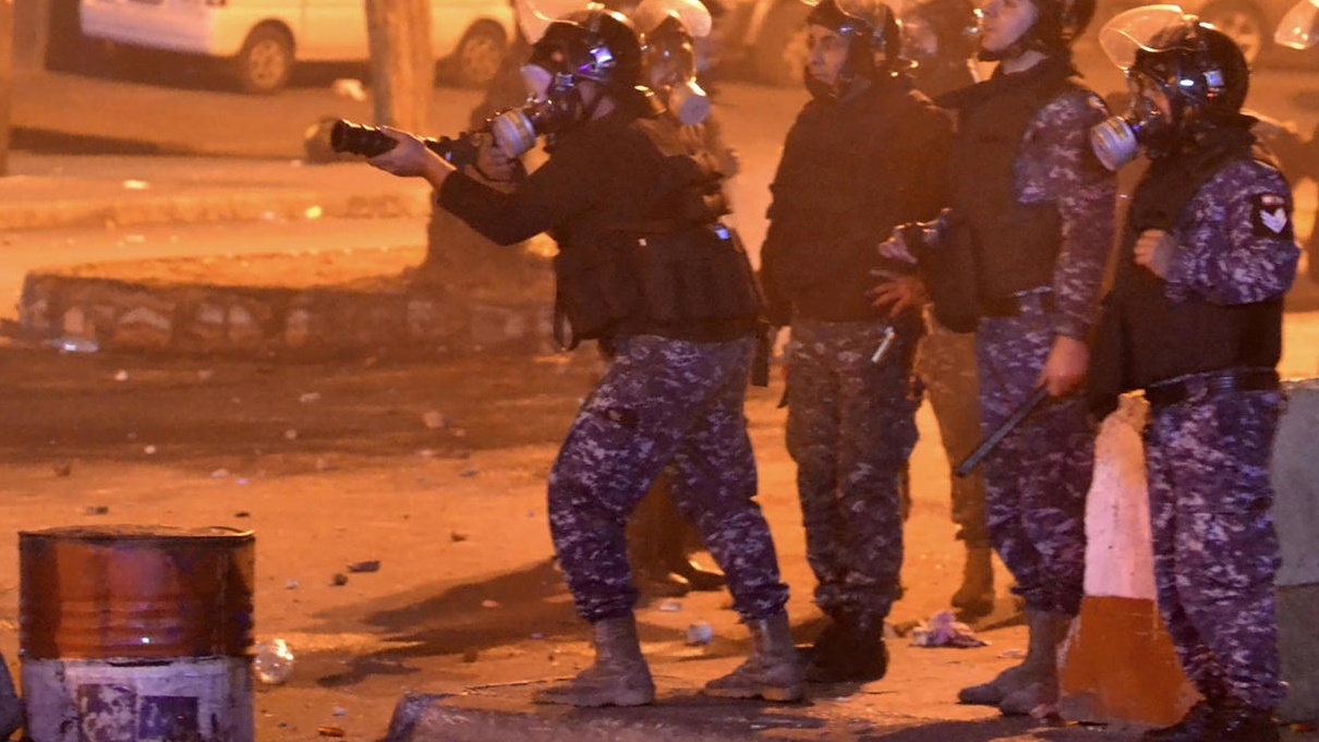 القوى الأمينة في مواجهة المحتجين في طرابلس