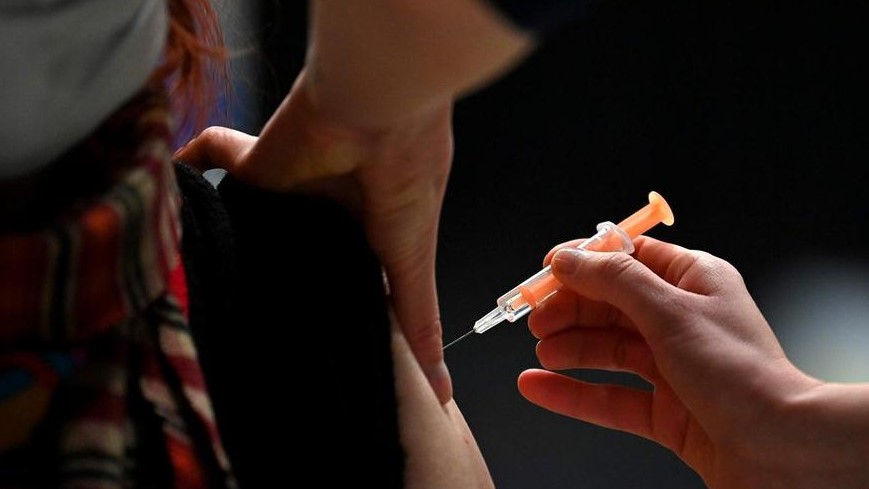 أوروبا ترخص للقاح أسترازينيكا لما دون 18 عامًا 