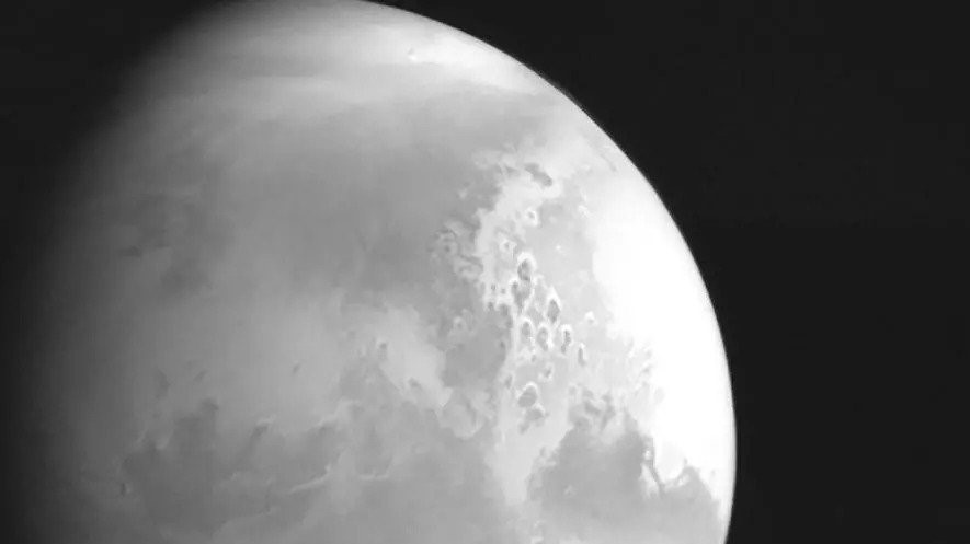الصورة الأولى لكوكب المريخ التي أرسلها المسبار الفضائي الصيني 