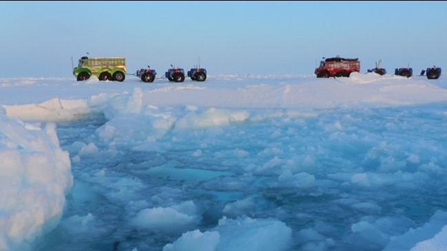 صورة من الأرشيف لبعثة استكشافية إلى القطب الشمالي