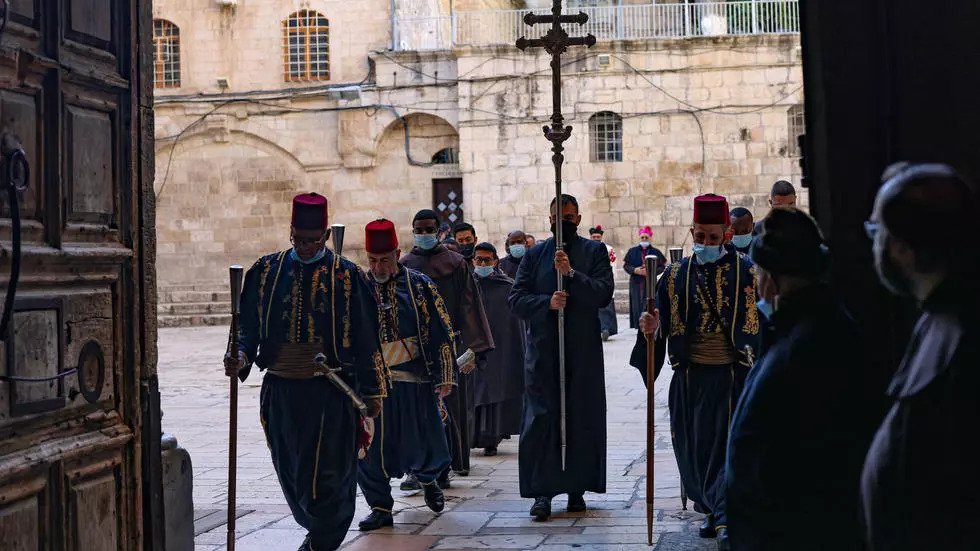 موكب في القدس قبيل قداس بمناسبة عيد الفصح السبت