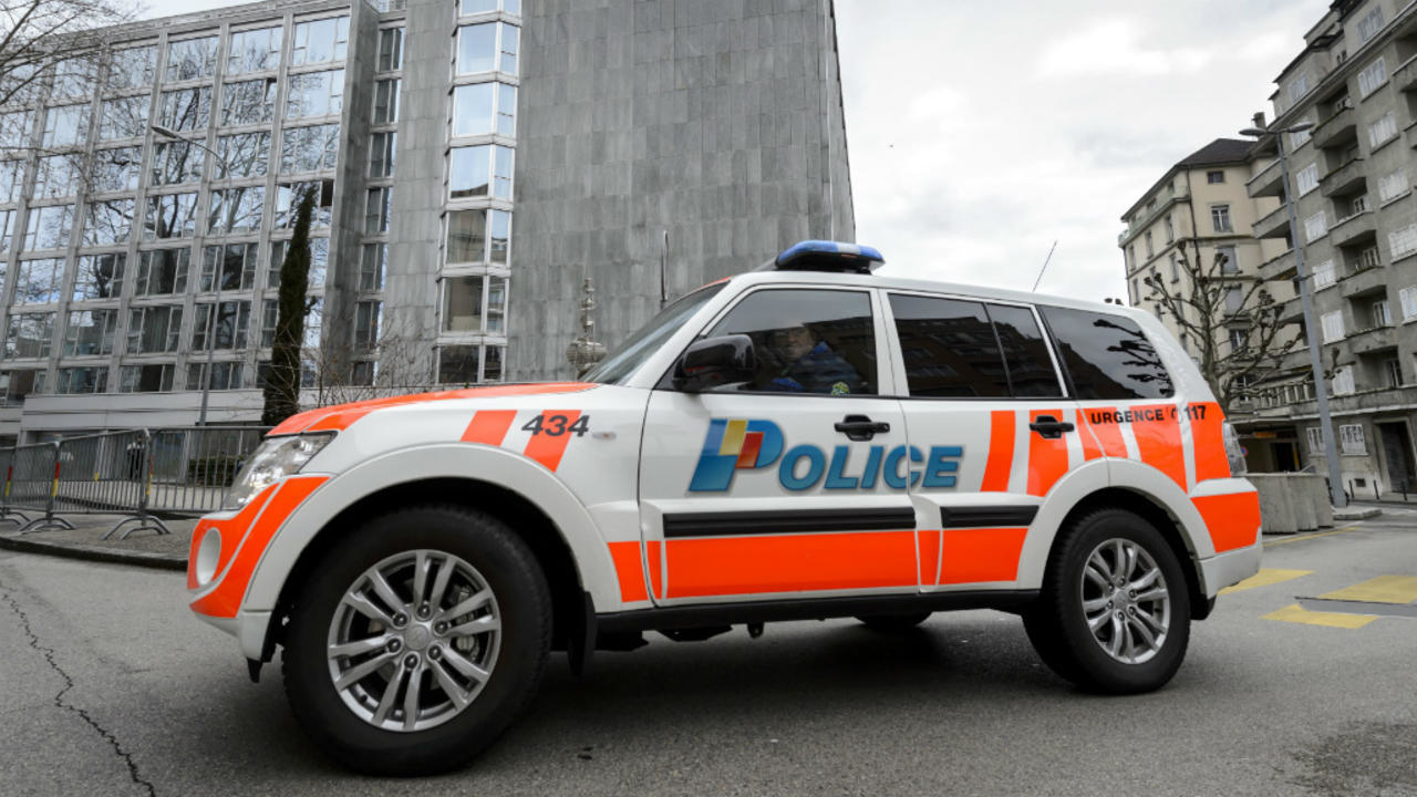 سيارة تابعة للشرطة السويسرية