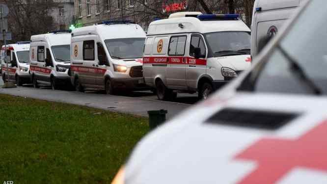 أسطول من سيارات الإسعاف تنقل المصابين بكورونا في موسكو السبت