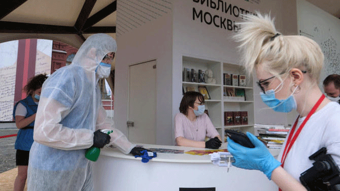 عدد الأسرة المخصّصة لمرضى كوفيد-19 في موسكو يبلغ 20 ألفا، يشغل مصابون أكثر من نصفها