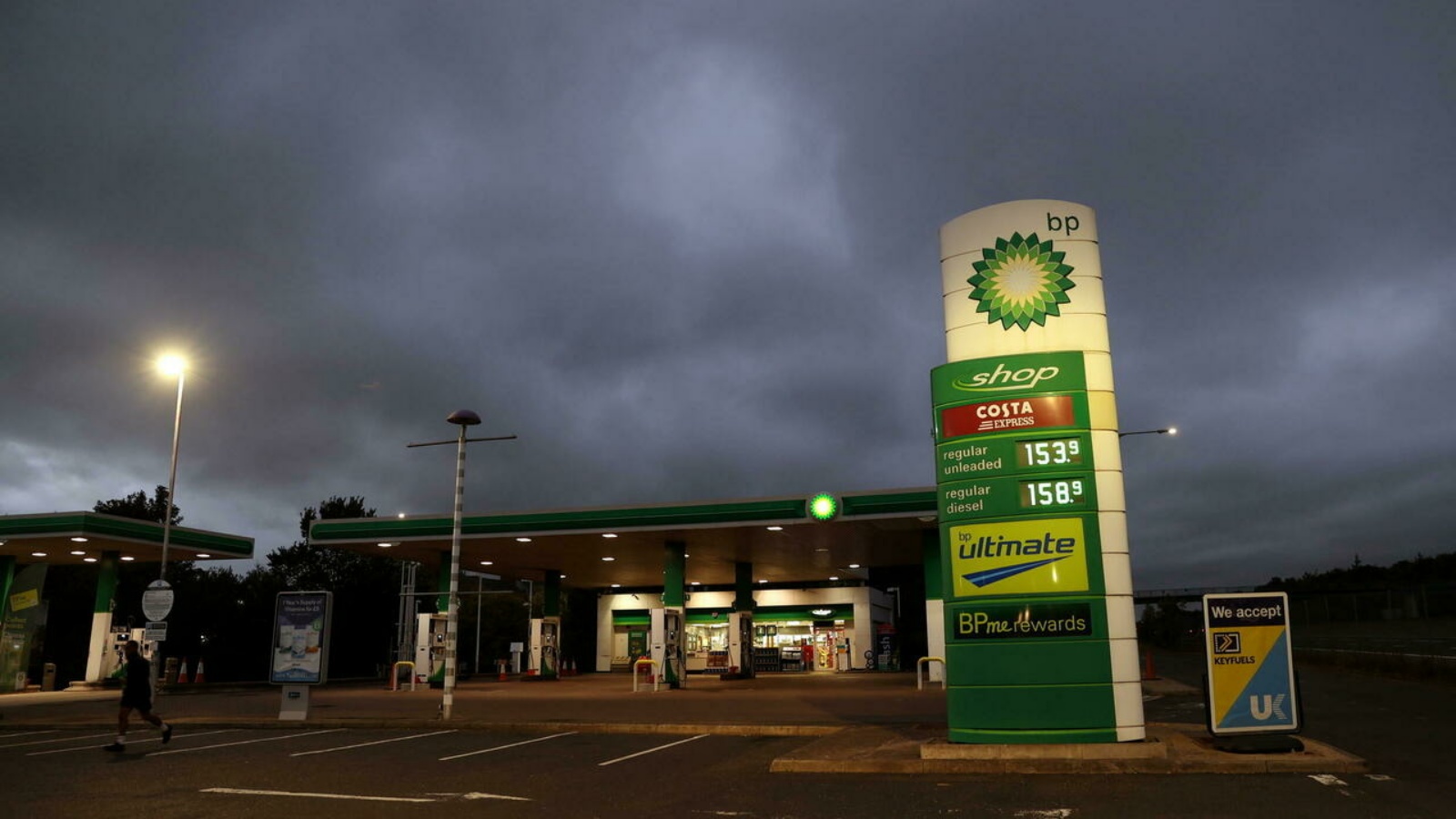 محطة وقود BP فارغة ومقفلة في جيتسهيد، بريطانيا في 23 أيلول/ سبتمبر 2021