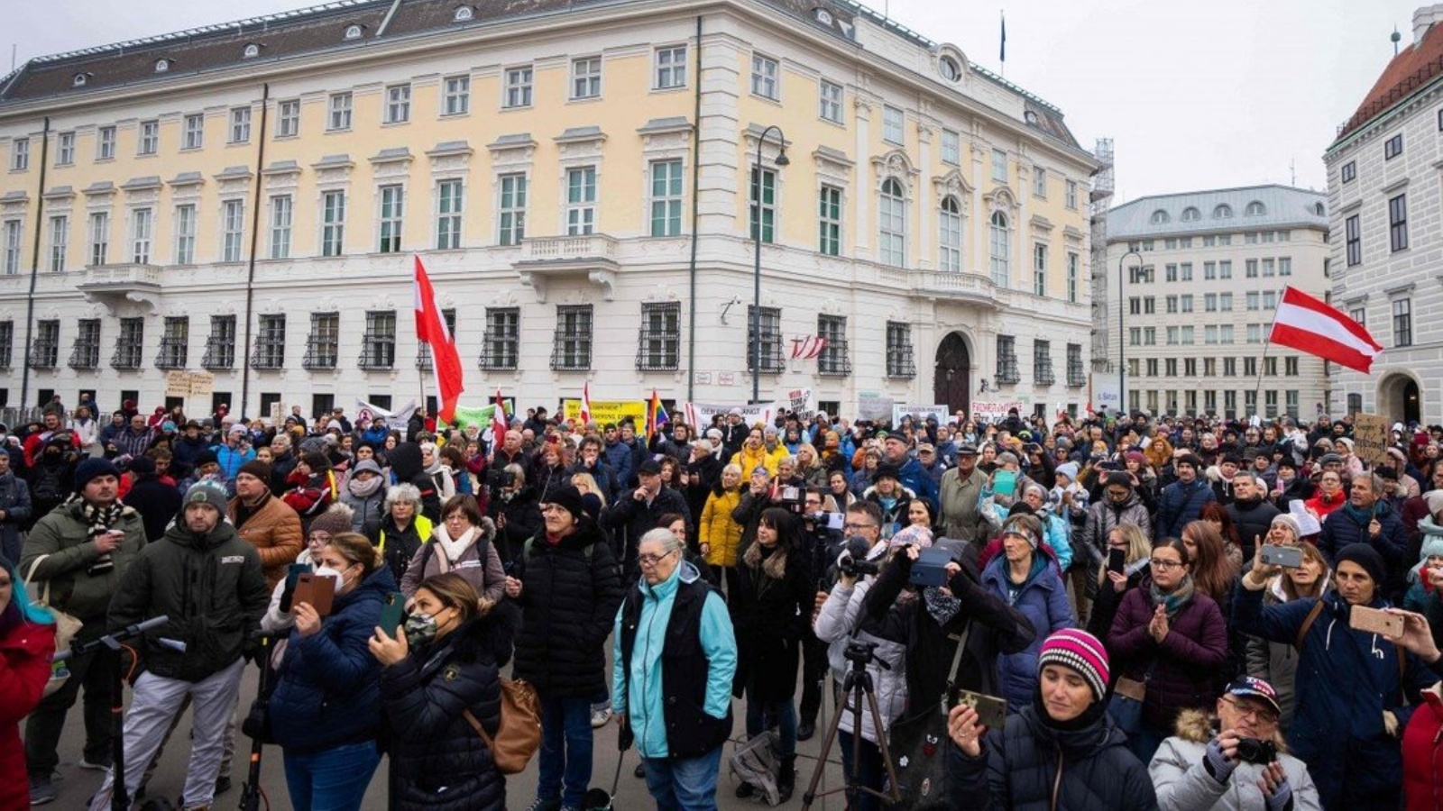 متظاهرون مناهضون للتطعيم يتظاهرون في فيينا. 14 تشرين الثاني/نوفمبر 2021.