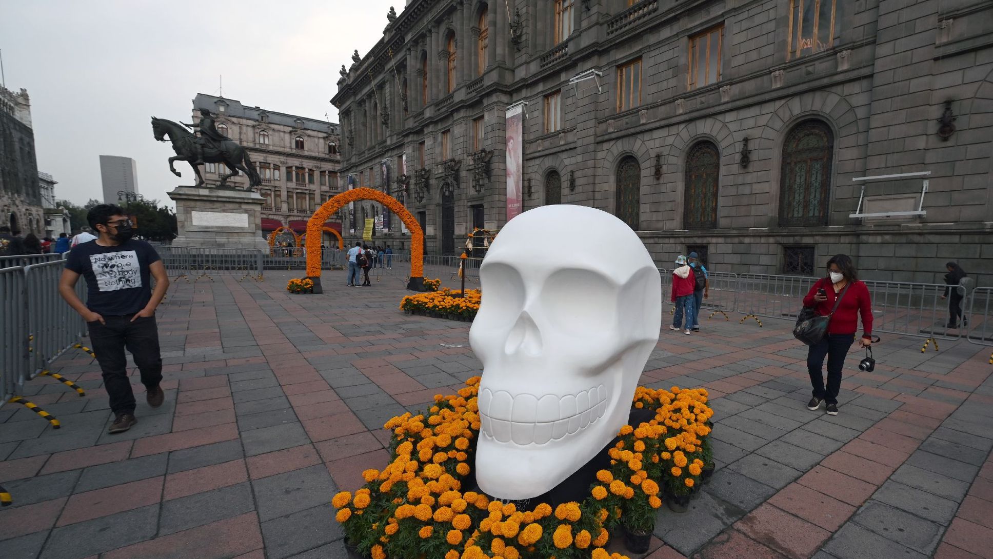 مجسم في العاصمة مكسيكو سيتي تحية لضحايا كورونا، في 29 تشرين الأول/أكتوبر 2021