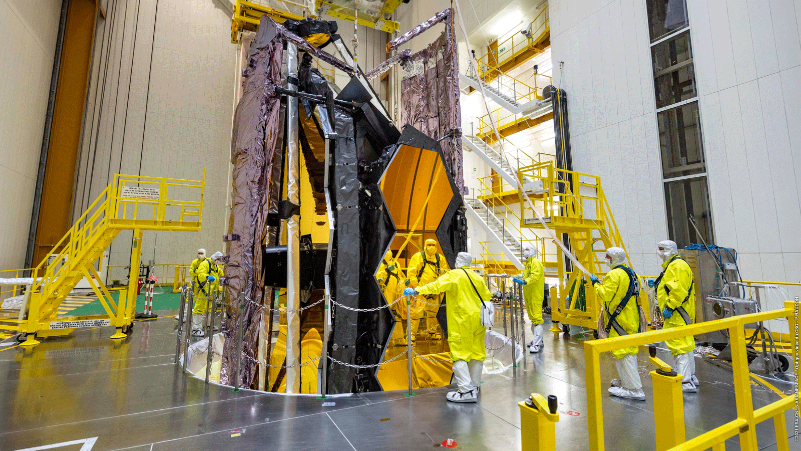 عمليات التغليف النهائية جارية استعداداً لإطلاق التليسكوب جيمس ويب