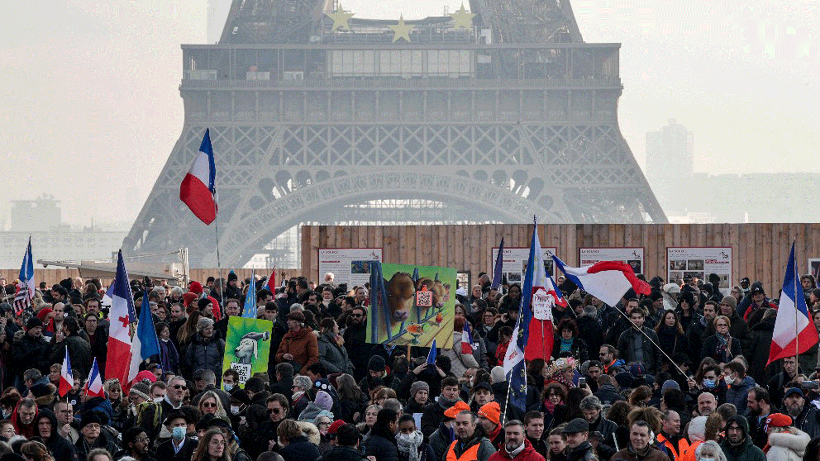 تظاهرات حاشدة رفضاً لإلزامية التصريح الصحي في فرنسا
