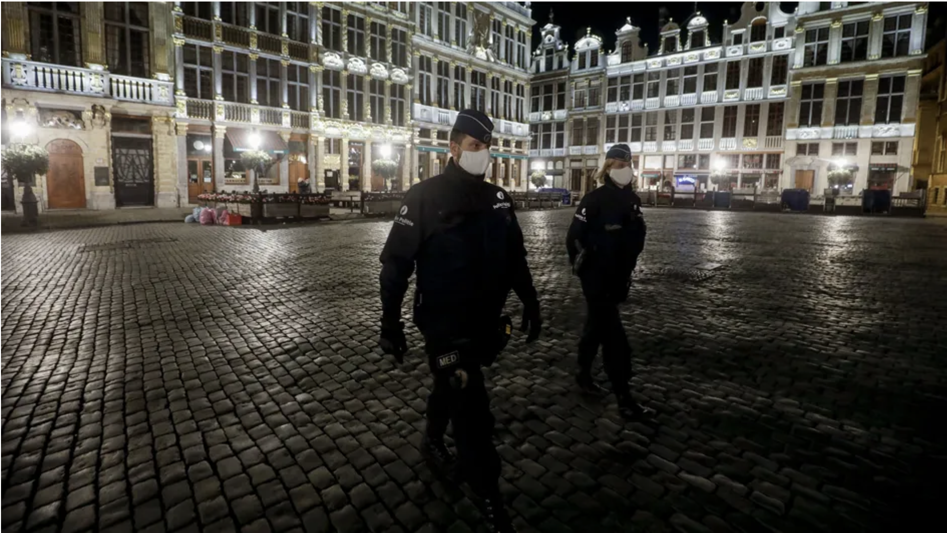 رجلا شرطة في بروكسل