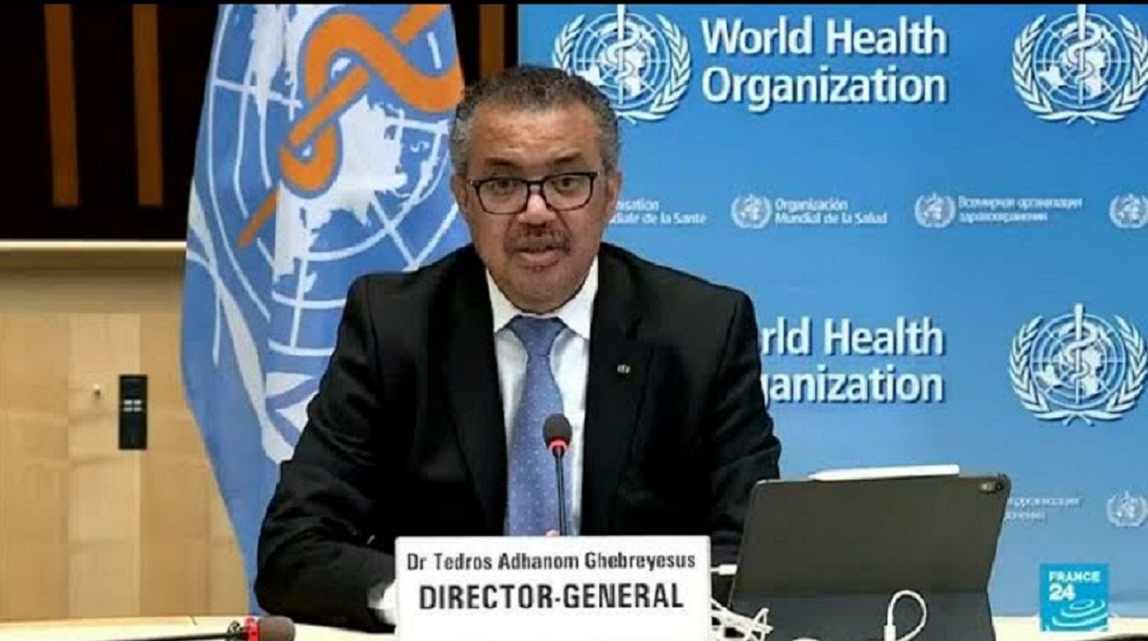 رئيس منظمة الصحة العالمية تيدروس أدهانوم غيبريسوس يتحدث في مقر منظمة الصحة العالمية في جنيف، سويسرا 