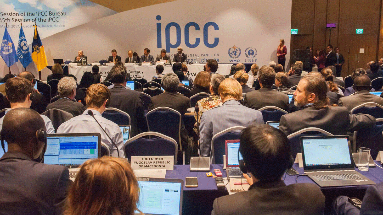 المندوبون والخبراء يحضرون حفل افتتاح الدورة الخامسة والأربعين للهيئة الحكومية الدولية المعنية بتغير المناخ (IPCC) في غوادالاخارا، المكسيك في 28 آذار\ مارس 2017.