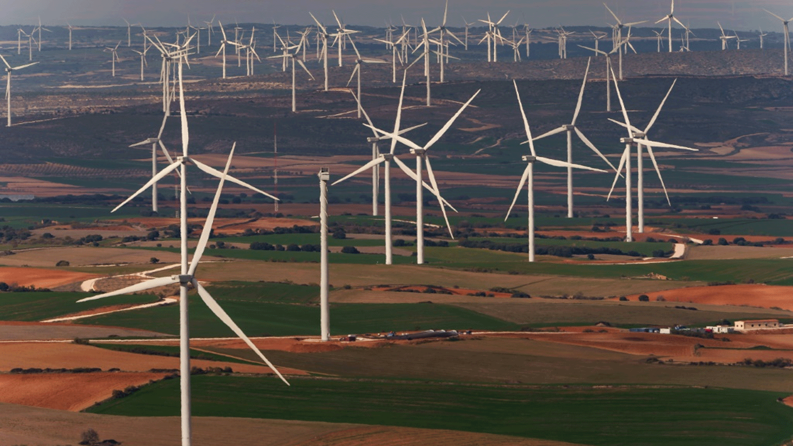 أصبحت طاقة الرياح المصدر الرئيسي لإنتاج الكهرباء في إسبانيا العام الماضي ، حيث شكلت 23 في المائة، متقدمة على الطاقة النووية (21 في المائة) والغاز (17 في المائة).