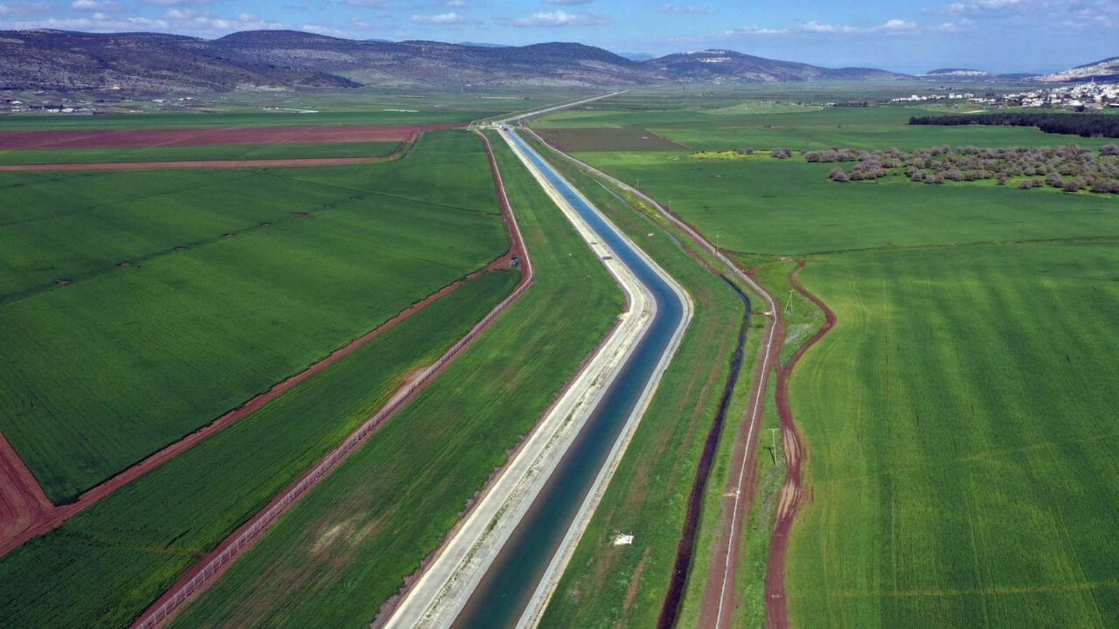بدأت إسرائيل في إنشاء خط أنابيب جديد لنقل المياه المحلاة من البحر الأبيض المتوسط لملء بحيرة طبرية