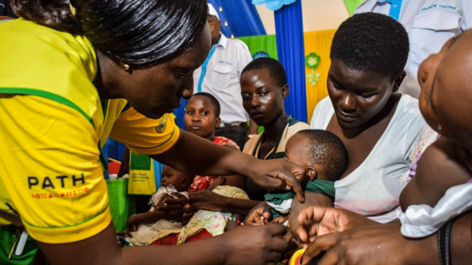يقول الخبراء إن التحدي التالي سيكون حشد التمويل لإنتاج وتوزيع اللقاح على بعض أفقر دول العالم