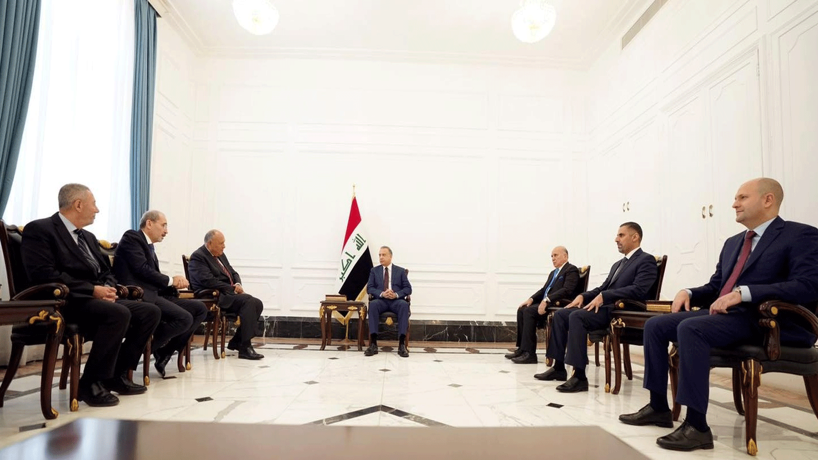 الكاظمي ملتقياً في بغداد الاثنين 6 حزيران\ يونيو 2022 وزيري خارجية مصر سامح شكري والأردن أيمن الصفدي (مكتبه)