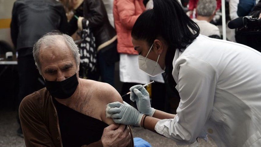 أوروبا تلقح الكهول بلقاح رابع تعزيزاً لمناعة الجماعية