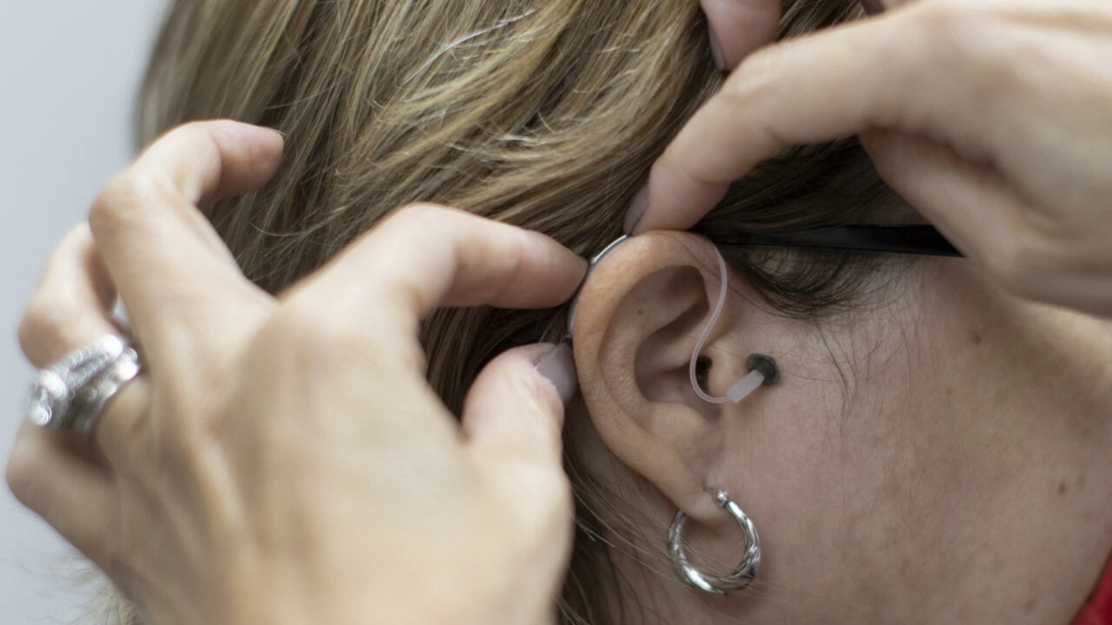 سيصبح الأميركيون بعد فترة شهرين قادرين على شراء أجهزة سمعية تعالج مشاكل السمع الطفيفة إلى المتوسطة مباشرة من المتاجر
