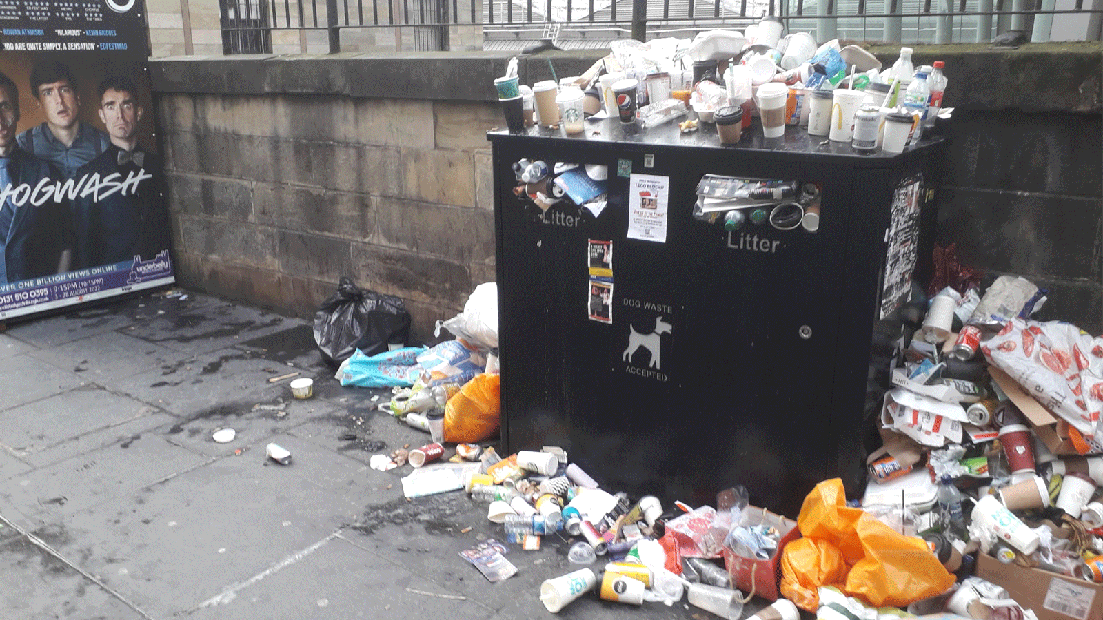 لقطة متداولة عبر تويتر لتكدس القمامة في شوارع إدنبره