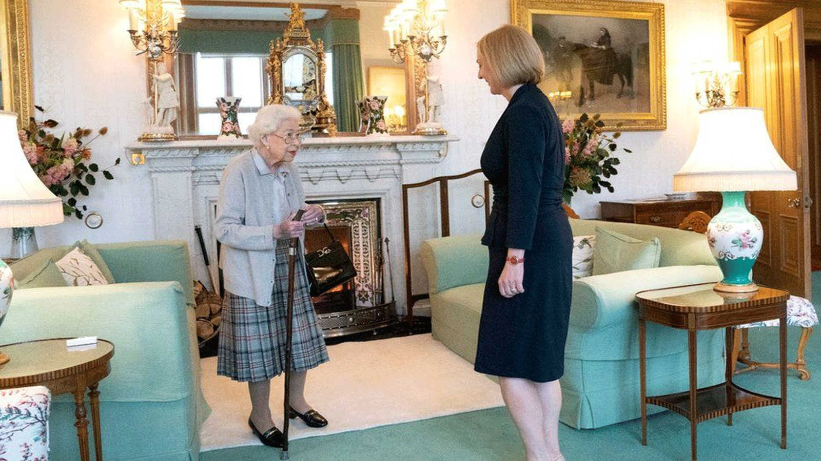 ملكة بريطانيا تستقبل رئيسة الحكومة الجديدة ليز تراس 